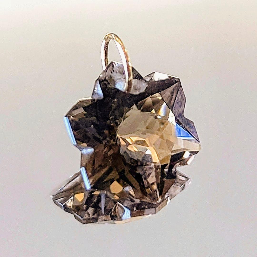 ♢容音♢訳あり♢K18スモーキークォーツ4.5ct チャーム