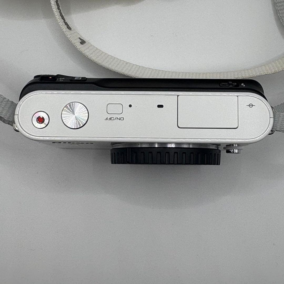 Nikon 1 J1 レンズキット 10-30mm 3.5-5.6 ホワイト