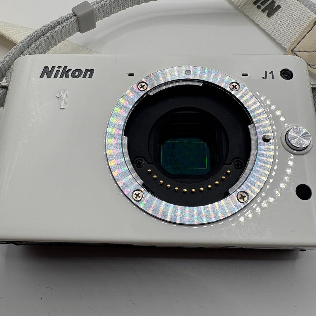Nikon 1 J1 レンズキット 10-30mm 3.5-5.6 ホワイト