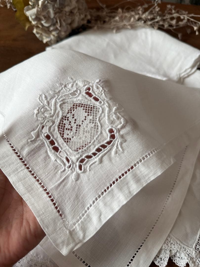 SALE！フランスアンティーク花柄刺繍とレースの素敵なハンカチクロスஐ9枚セット