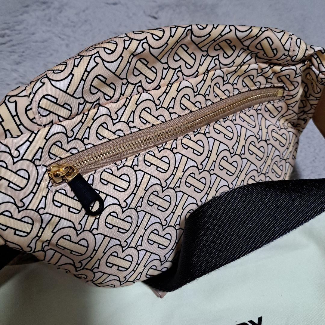 美品　BURBERRY バーバリー　モノグラムTB ボディバッグ