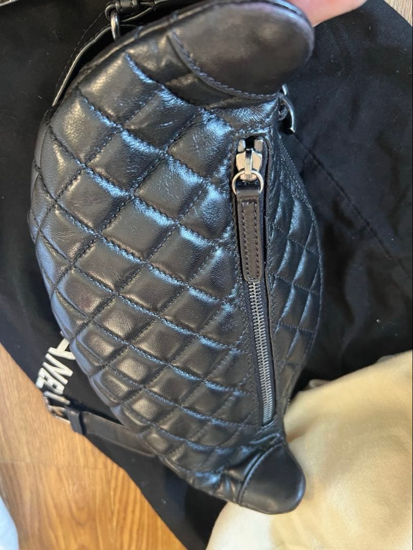 CHANEL ブラック キルティング ボディバッグ　通常よりお手頃価格になります