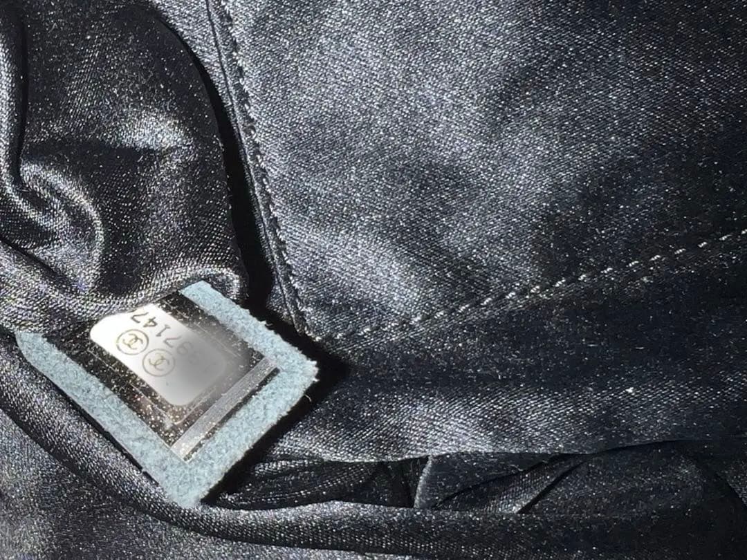 CHANEL ブラック キルティング ボディバッグ　通常よりお手頃価格になります