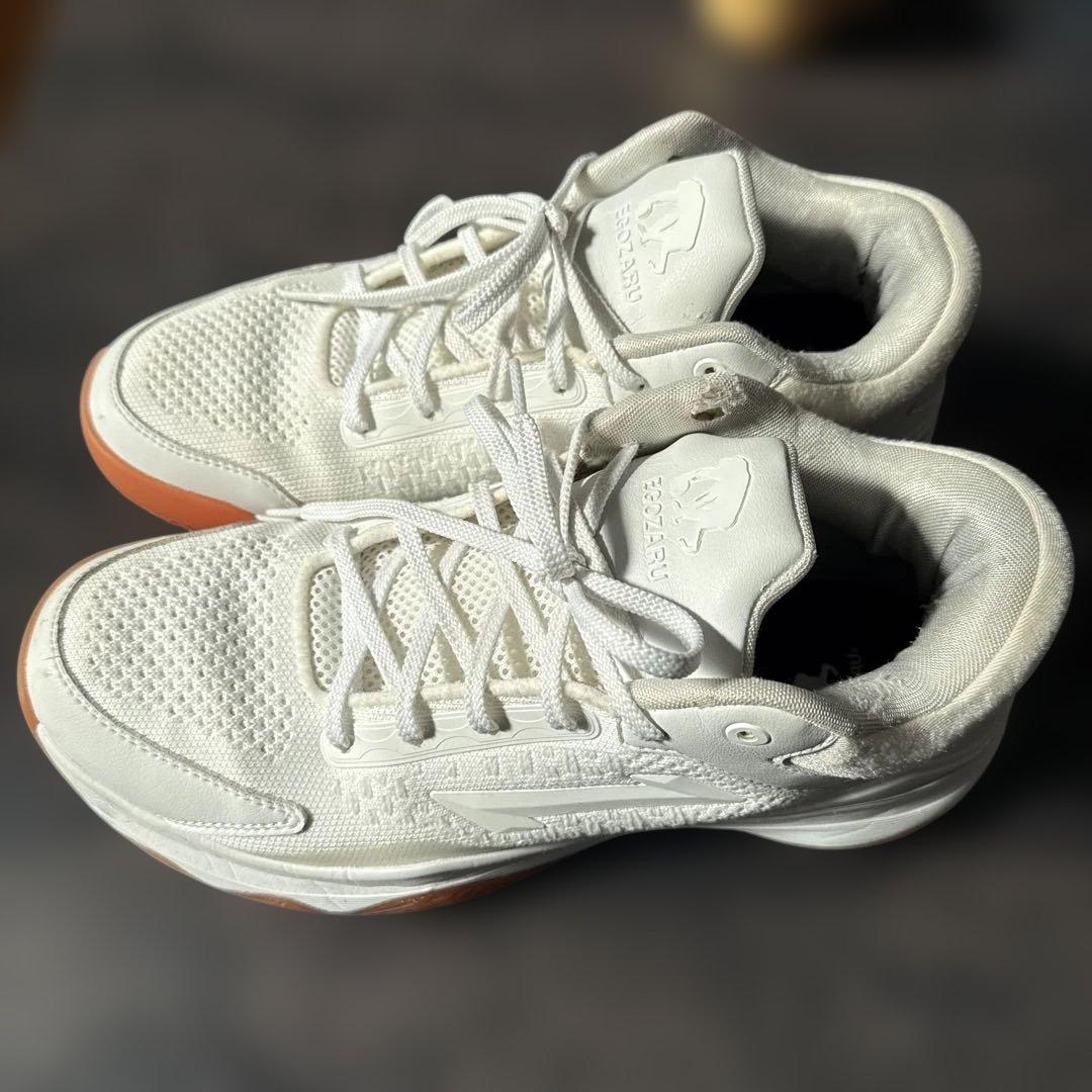 ECOZARU バスケットボールシューズ ホワイト