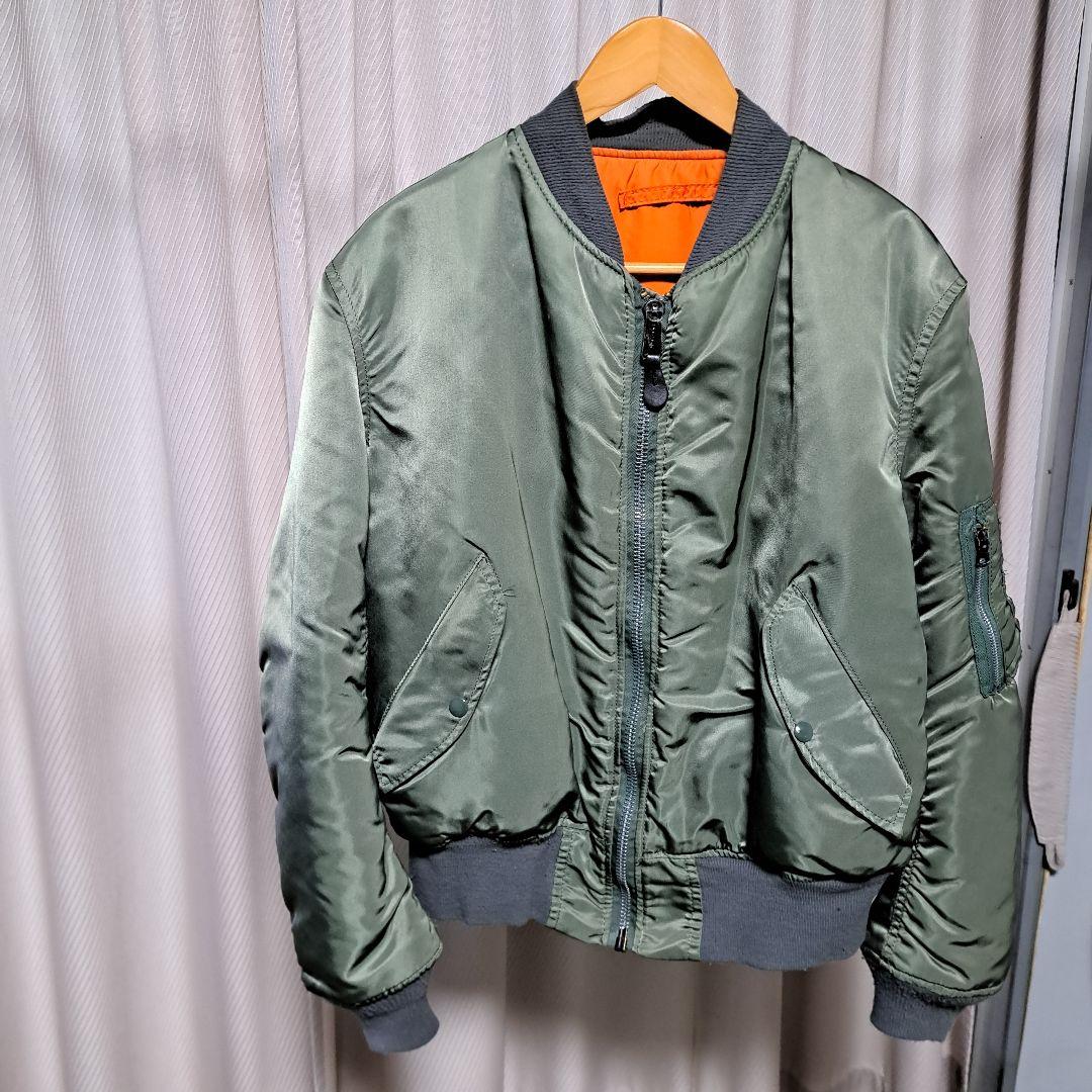 オリーブグリーン MA-1ジャケット