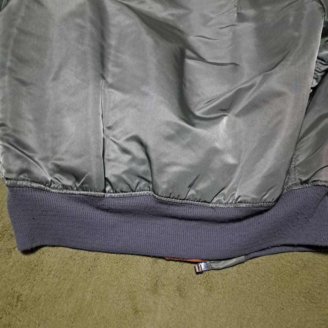 オリーブグリーン MA-1ジャケット