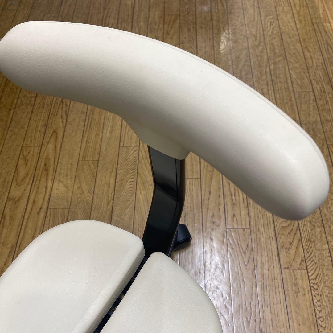 アーユルチェア　オクトパス　ベージュ　姿勢サポート　ayur chair