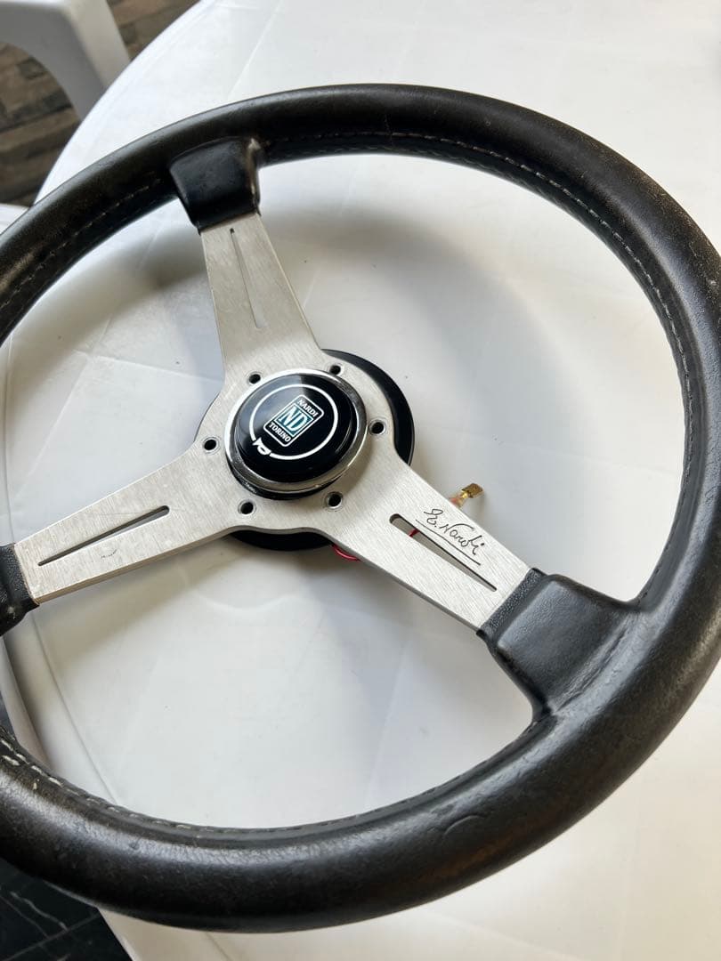 ナルディ？3スポーク ステアリング 本体 ボス付き