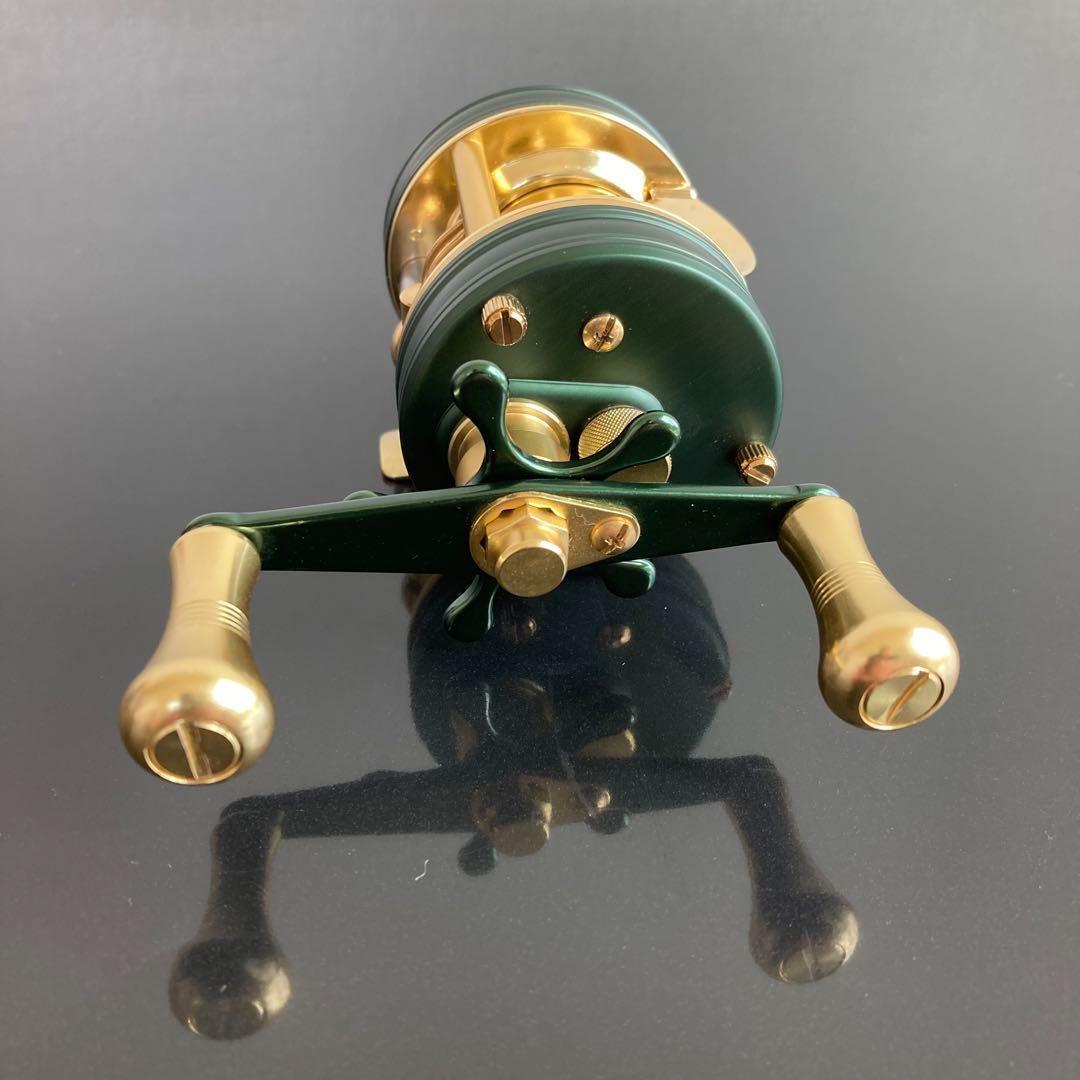 新品】渓流ベイトリール 丸型リール トラウト用 ゴールド／グリーン