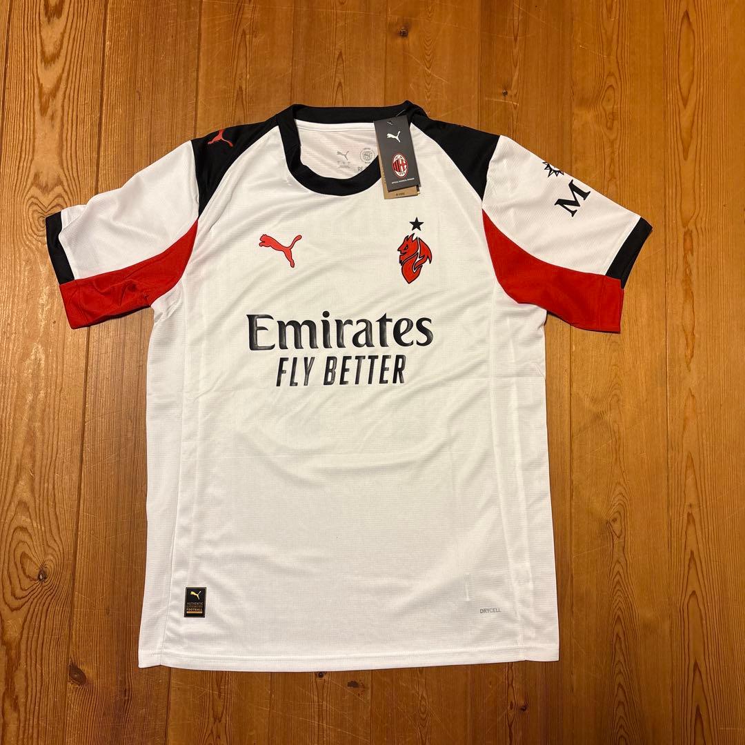 新品未使用オーセンティックACミラン MODRIĆ 14 ユニフォーム