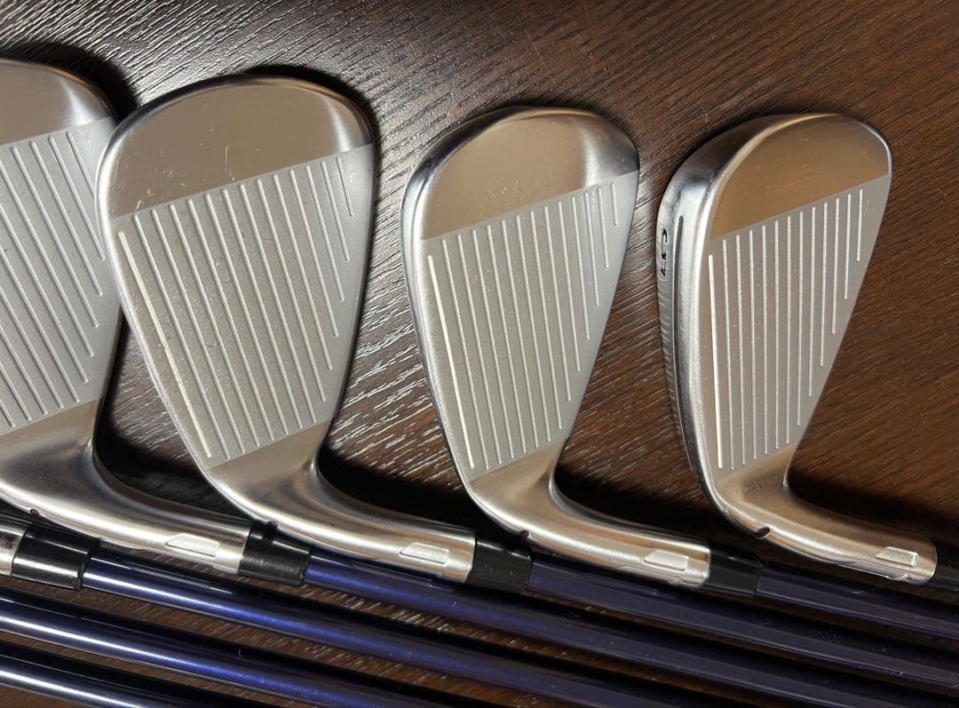 テーラーメイド　QIアイアン　（5-AW）