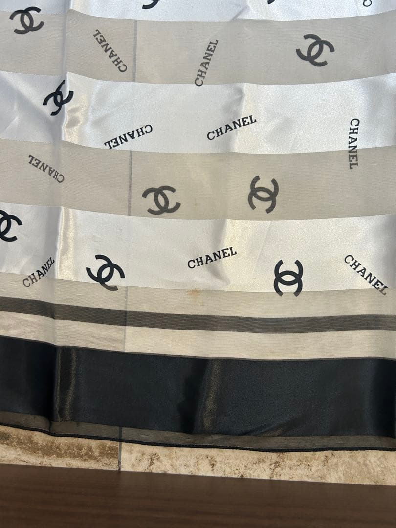CHANEL スカーフ ロゴデザイン