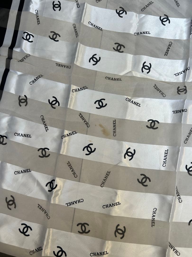 CHANEL スカーフ ロゴデザイン