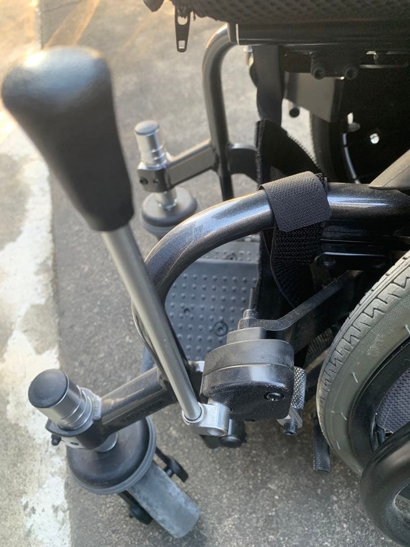 ヤマハ　子供用　黒 自走用車椅子 調整可能アームレスト　値下げできます　相談