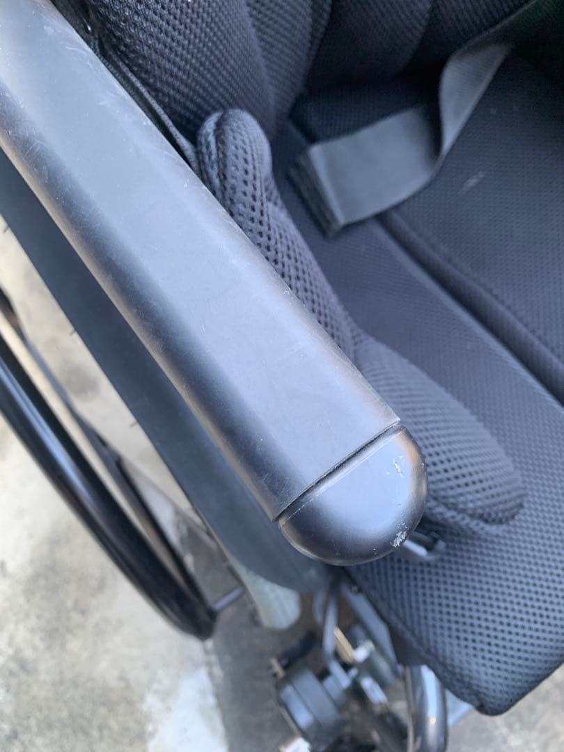 ヤマハ　子供用　黒 自走用車椅子 調整可能アームレスト　値下げできます　相談