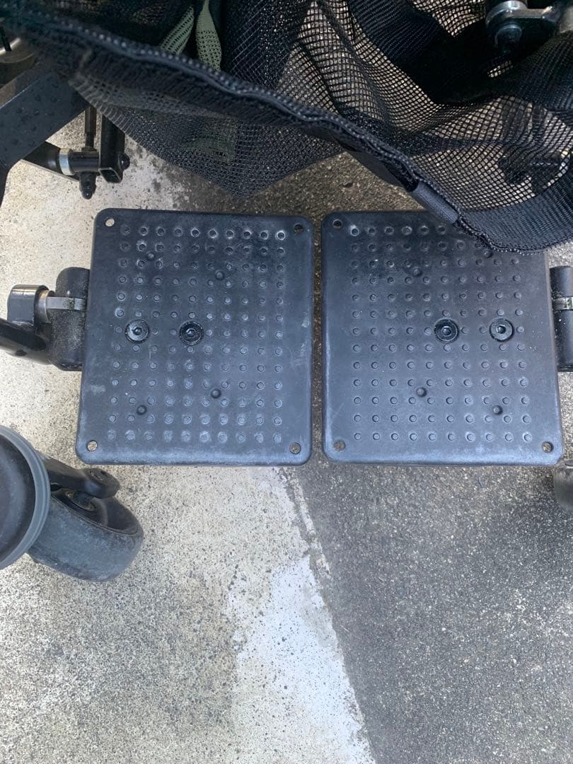 ヤマハ　子供用　黒 自走用車椅子 調整可能アームレスト　値下げできます　相談