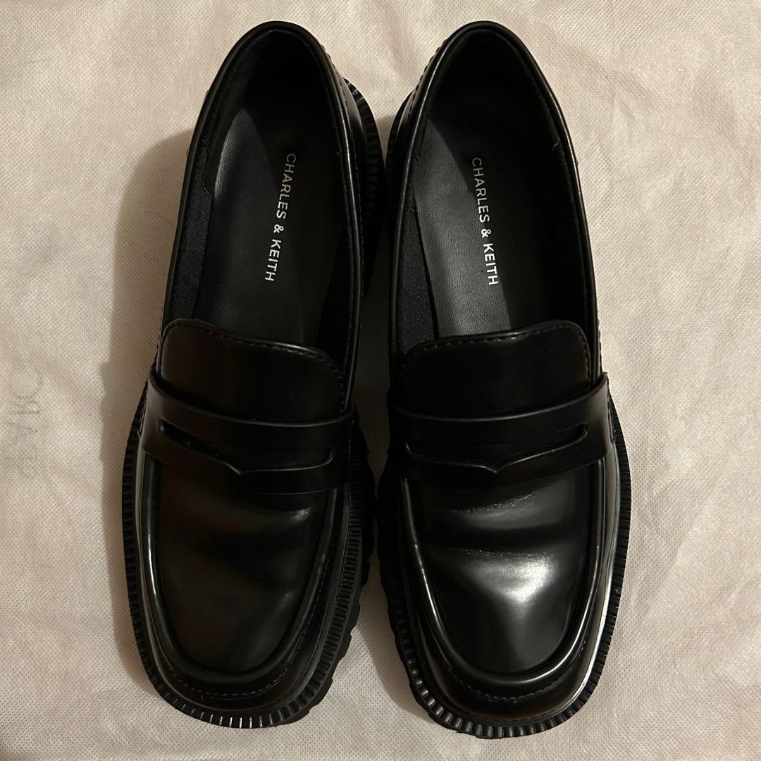 charles&keith ローファー 37 - メルカリ