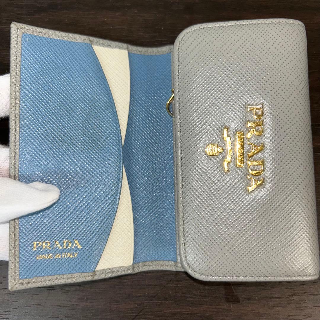 PRADA グレー レザー キーケース