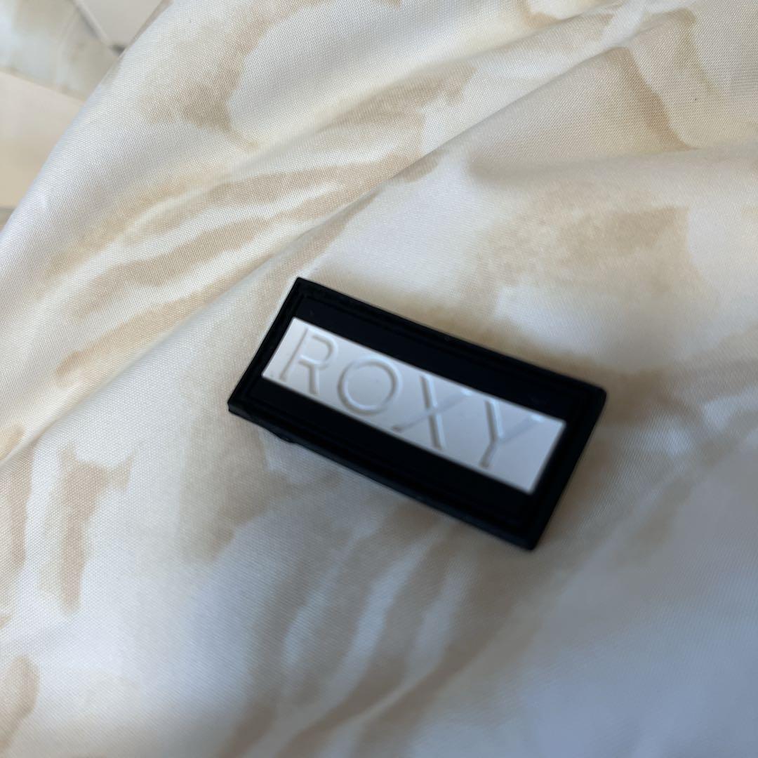 【新品】　ROXY ロキシー スノーボード ウエア　ジャケット ホワイト　花柄