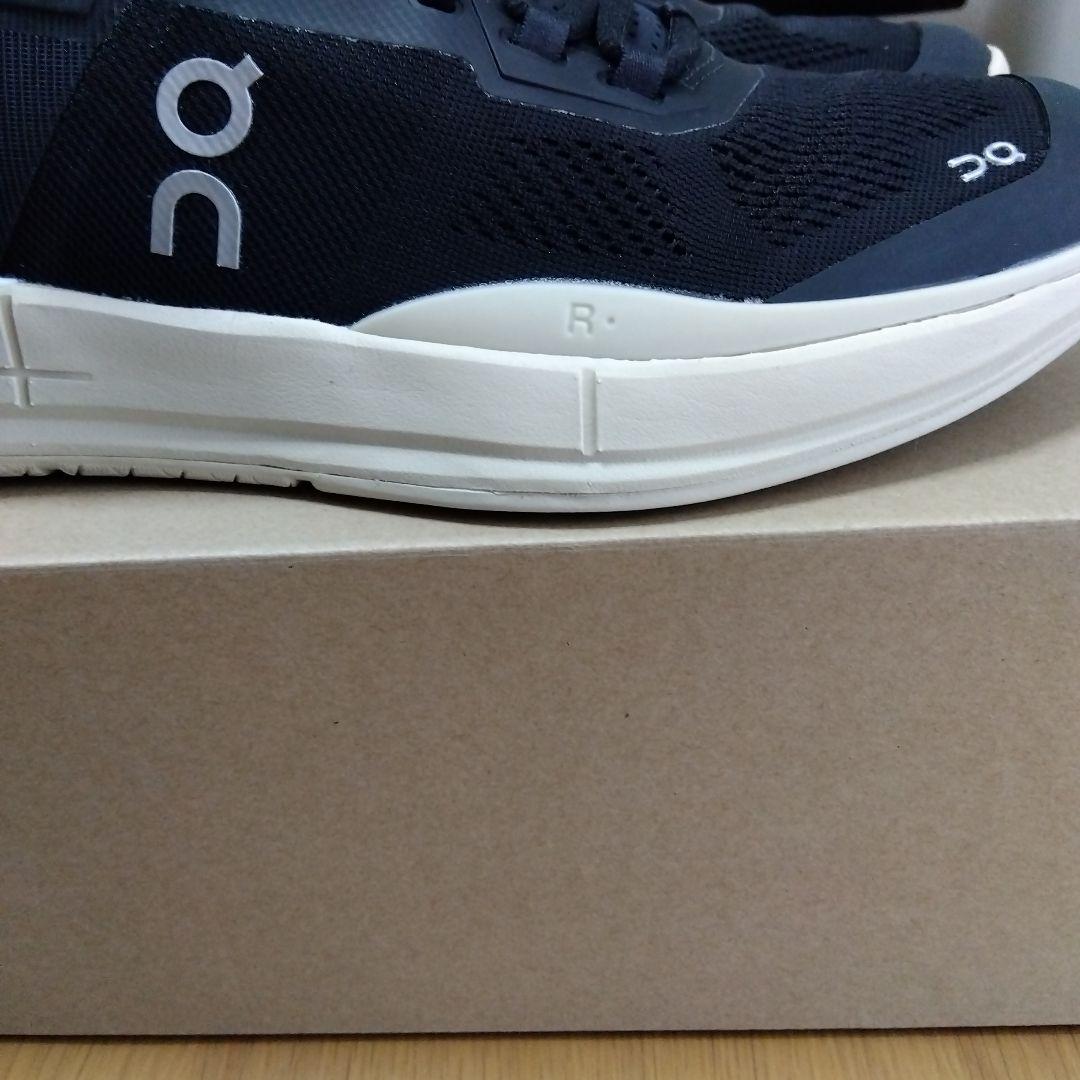 On THE ROGER Pro　27センチ新品