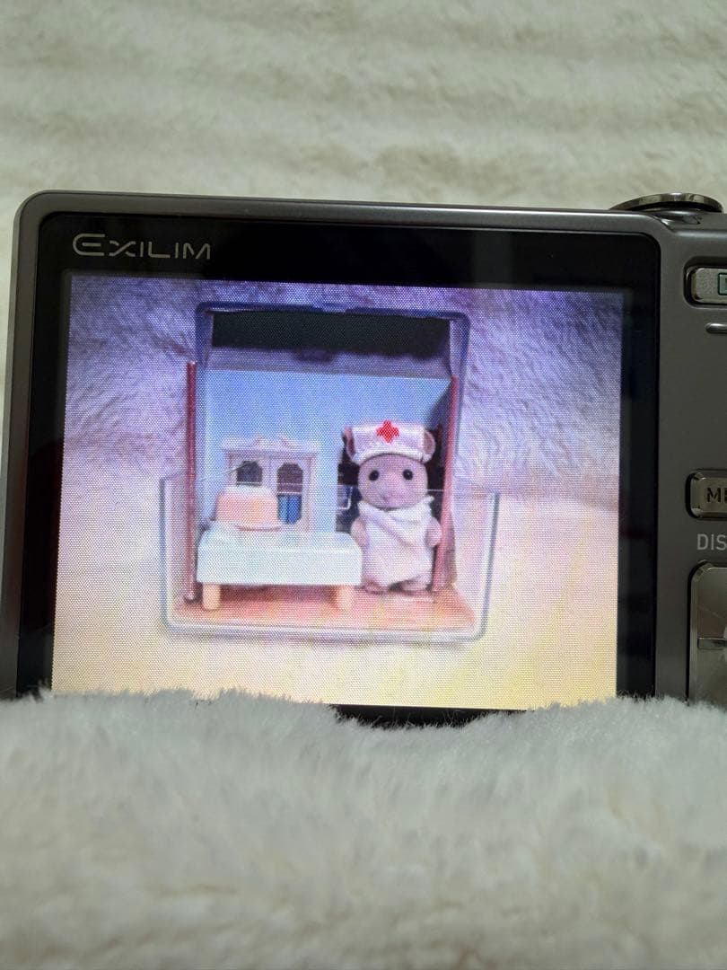 CASIO EXILIM EX-Z700 コンパクト デジタル カメラ GD