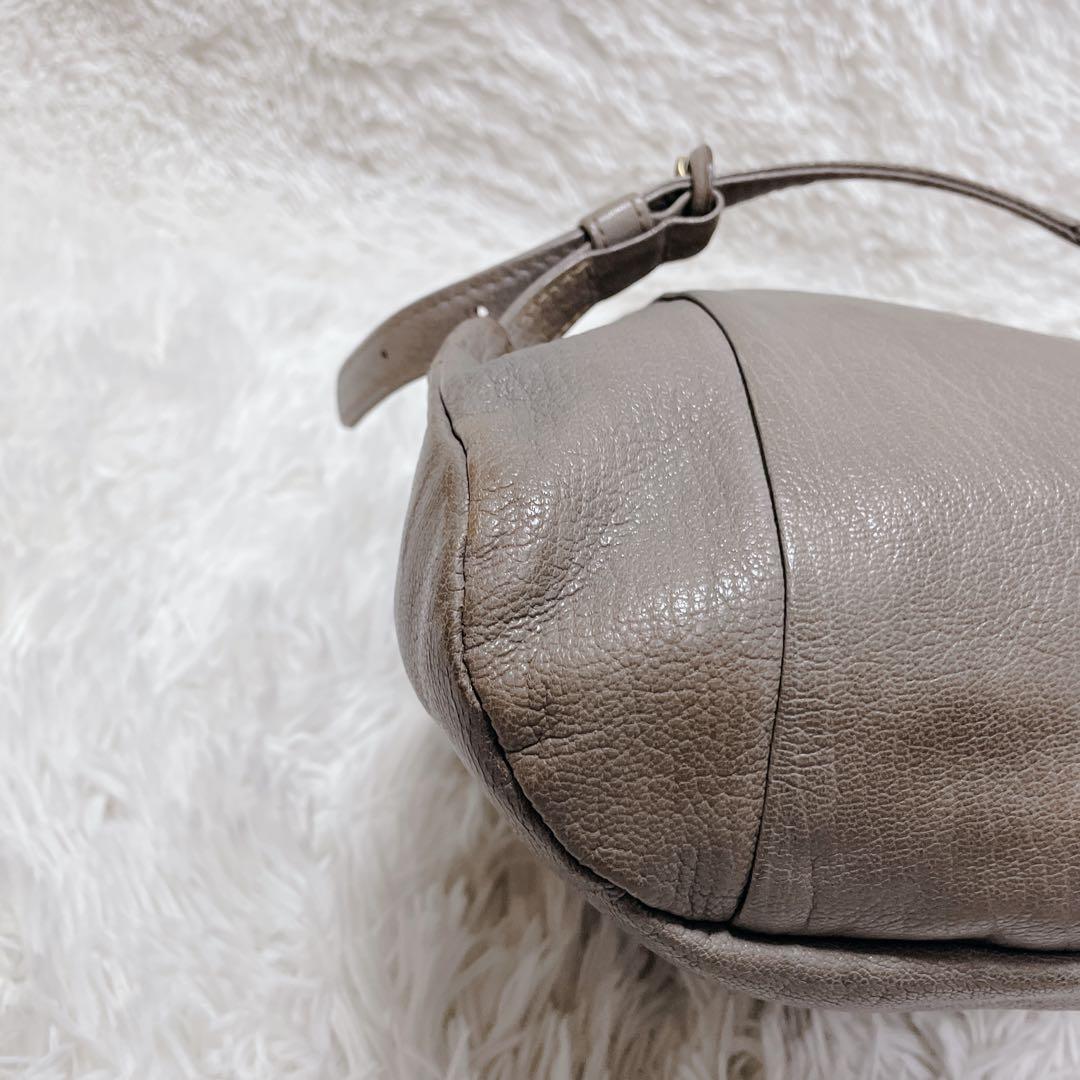 ゲンテン　ヌメ革　リアルレザー　リュック　ベージュ　レディース　ハンドル　調節可