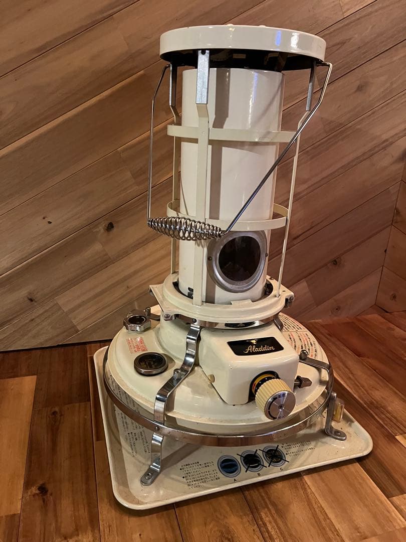 アラジンストーブ ホワイト