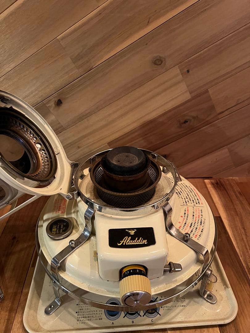 アラジンストーブ ホワイト