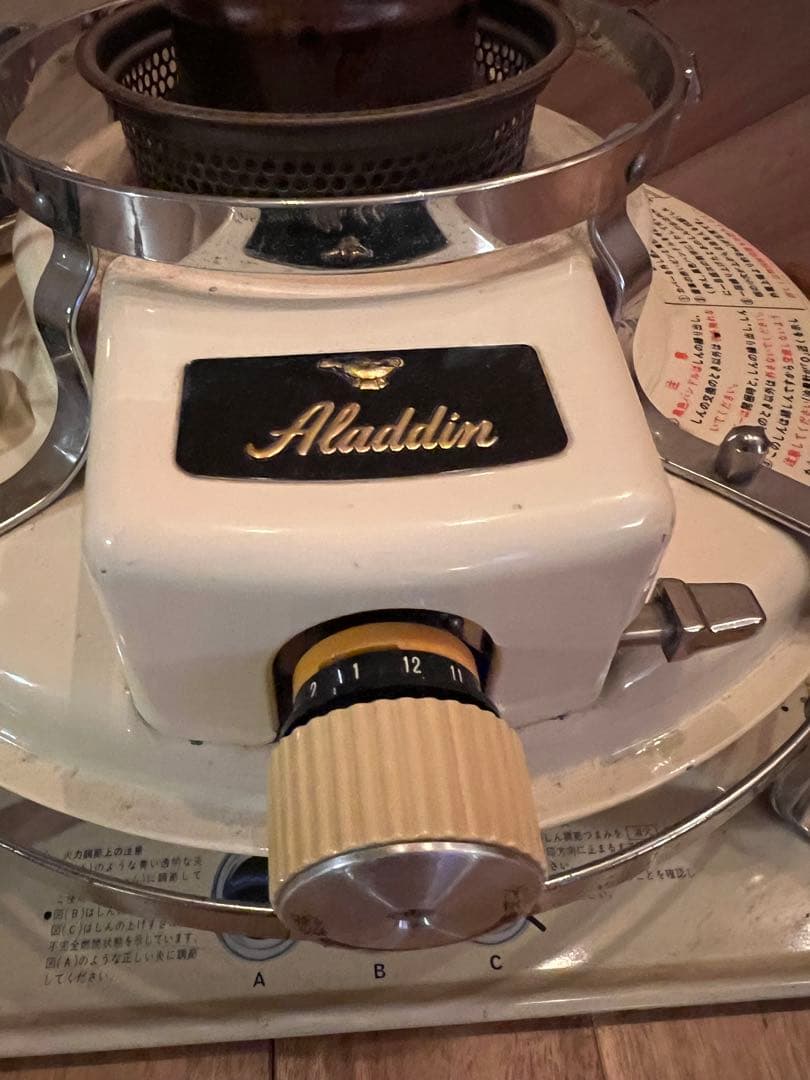 アラジンストーブ ホワイト