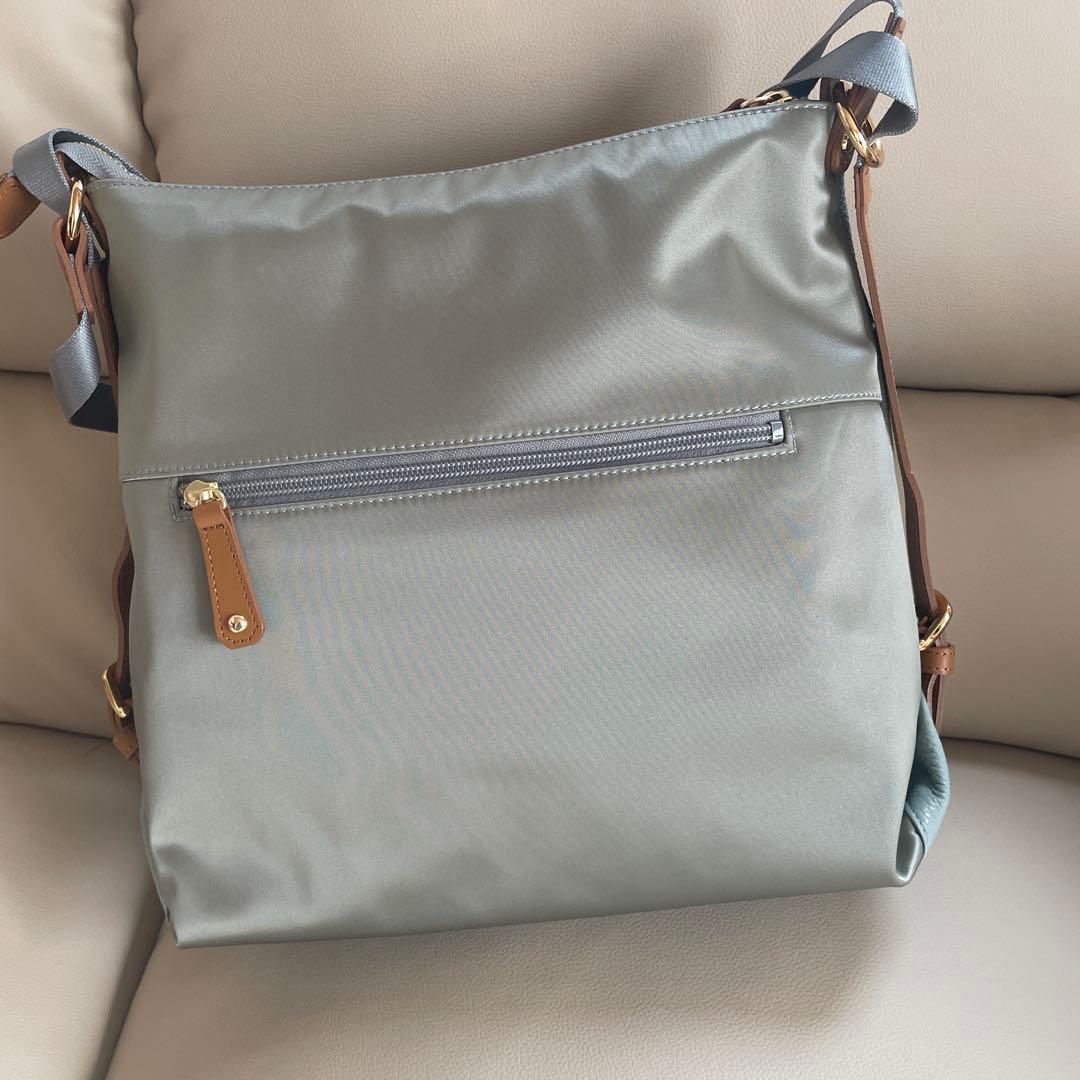 ライトブルー レザー バッグ