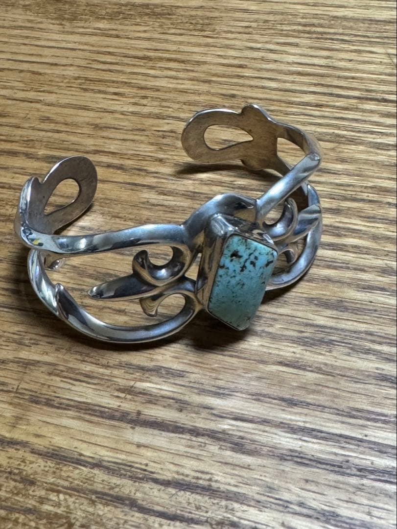 ナバホ族 T.Benally作 ターコイズ シルバー バングル