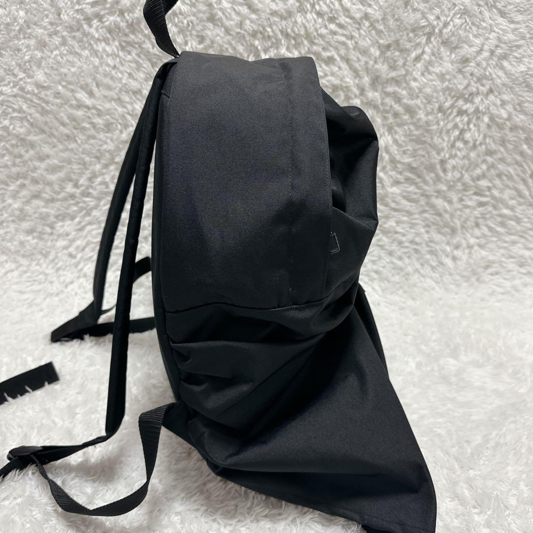 【極美品】gomme デコレーション　フリル　リュック　黒