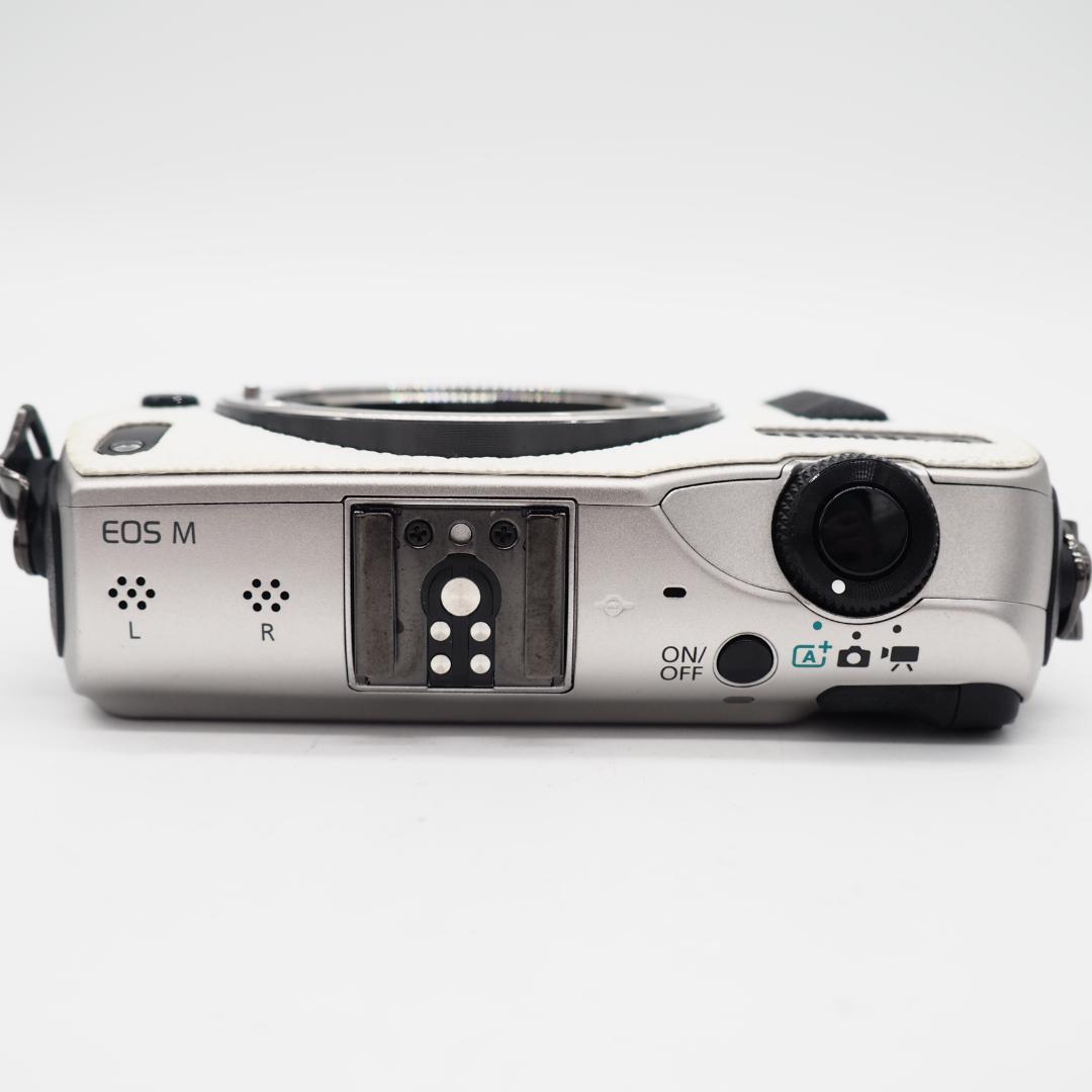 Canon ミラーレス一眼カメラ EOS M ボディ