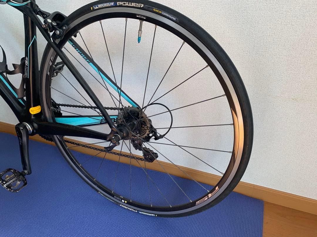 スペシャライズド　アミラ　カーボン　ロードバイク　105