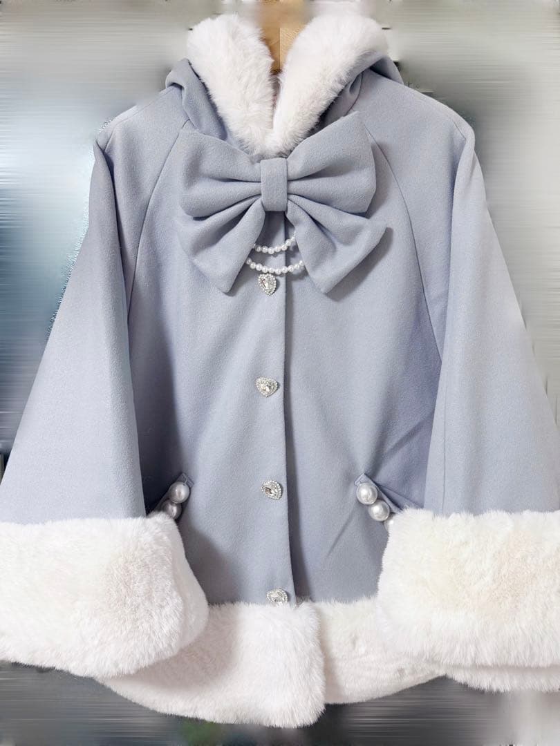 リボン付きボリュームファーフードケープコート MARS ブルー