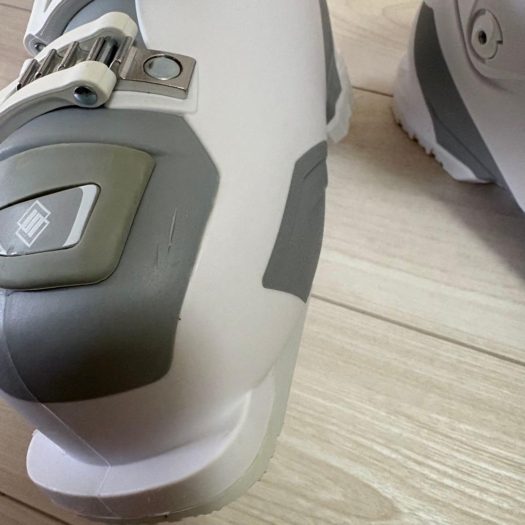 スキー靴　STREULE スキーブーツ レディース ホワイト 24-24.5