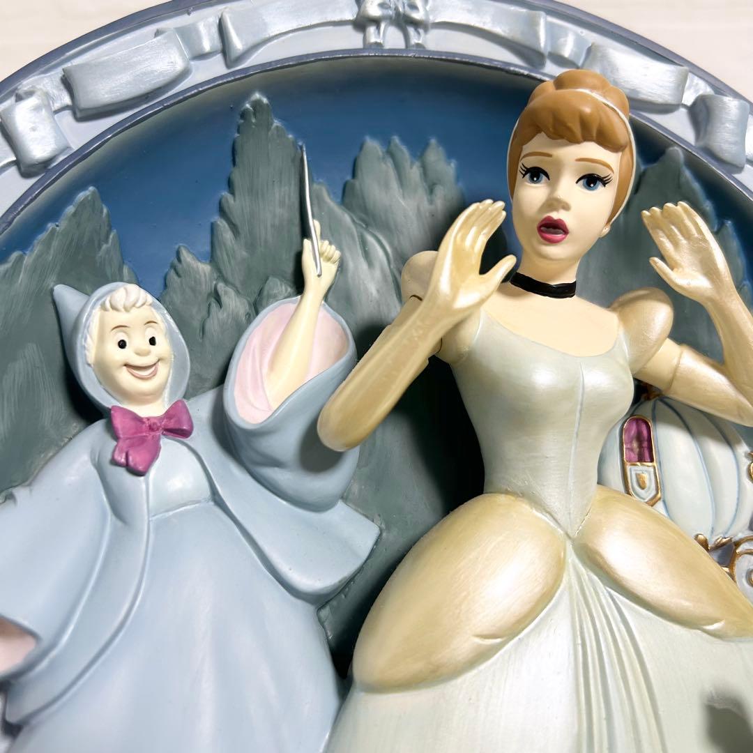 ディズニー　シンデレラ　絵皿　3D イーゼル付き