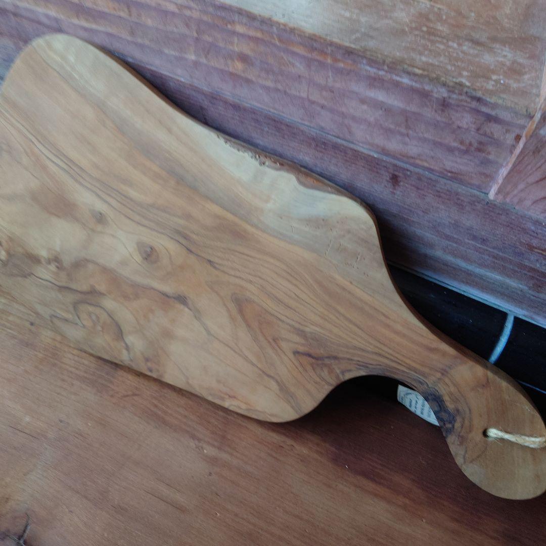 オリーブウッド カッティングボードハンドル付き