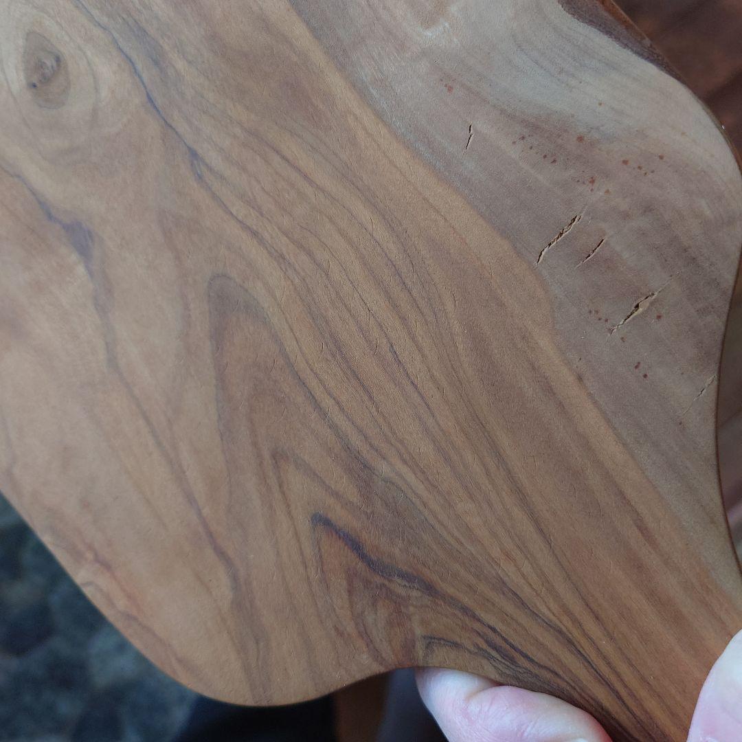 オリーブウッド カッティングボードハンドル付き