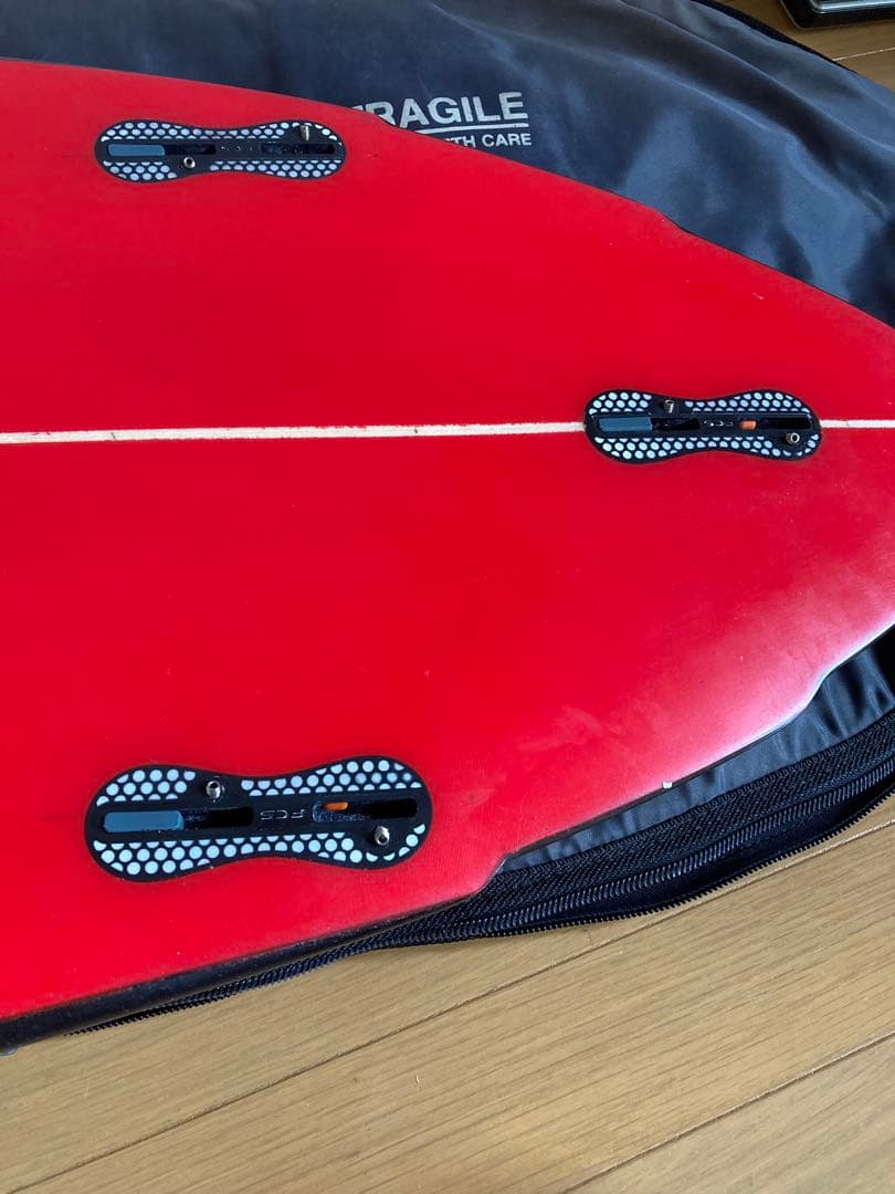 ★新品某有名youtubeシェイバー作限定一本5'11 34〜35L★