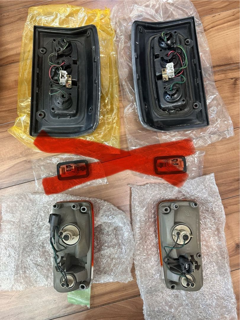 テールランプ　コーナーランプ　日産　サファリ　Y60