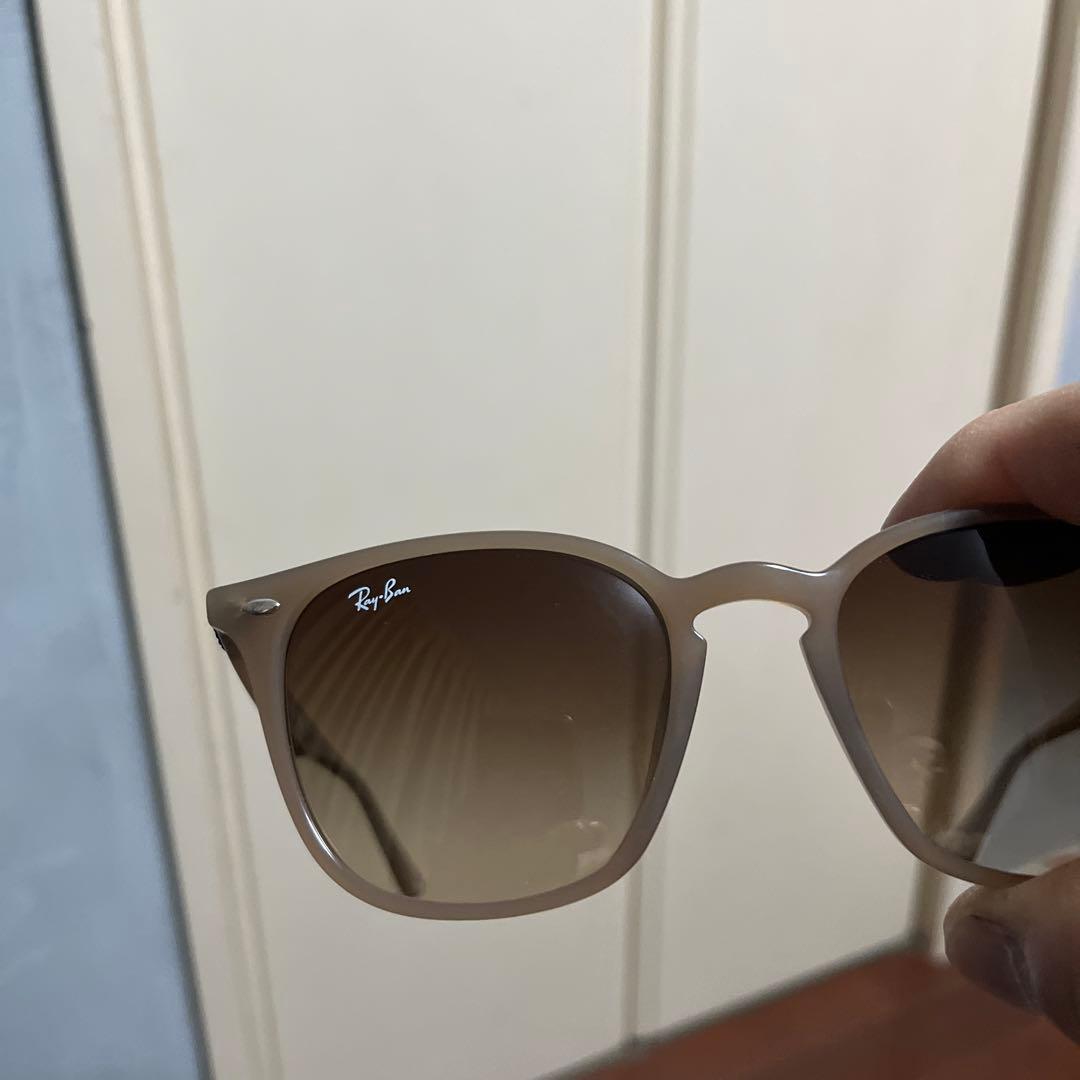 Ray-Ban RB4258F ベージュ　未使用　ブラウンハーフレンズ