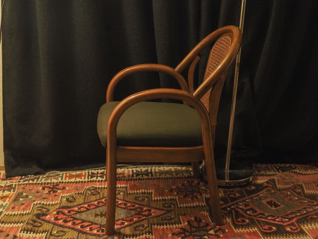 【値引中】“karimoku”アームラタンチェアC