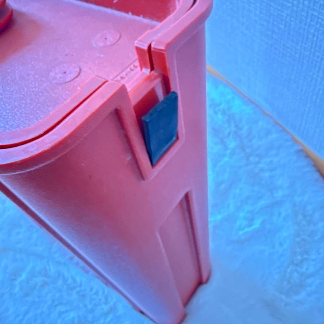 【希少】 Olivetti　valentine　タイプライター　f409