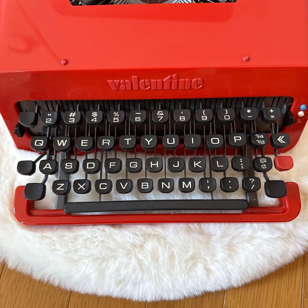 【希少】 Olivetti　valentine　タイプライター　f409