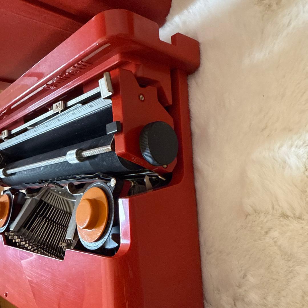 【希少】 Olivetti　valentine　タイプライター　f409