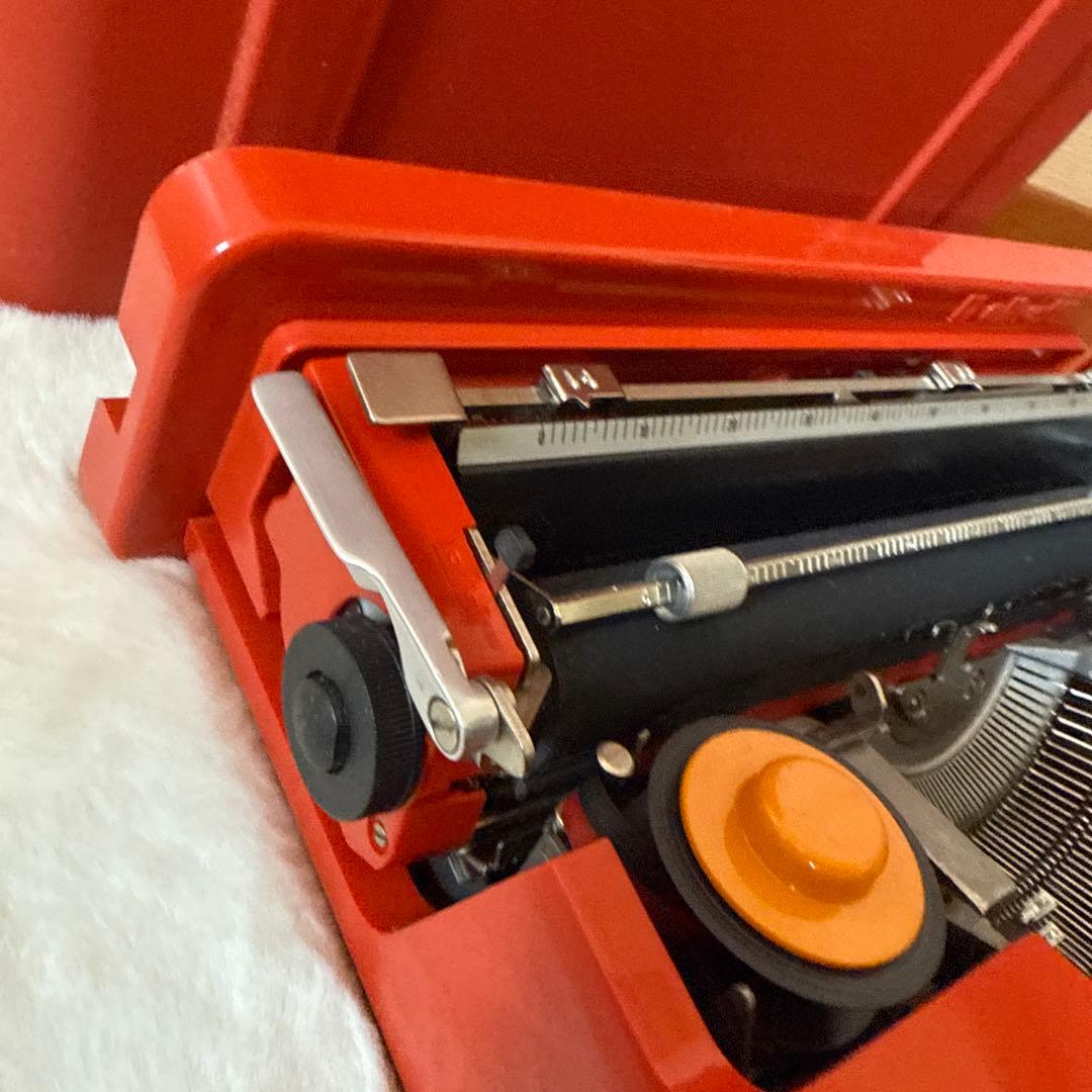 【希少】 Olivetti　valentine　タイプライター　f409