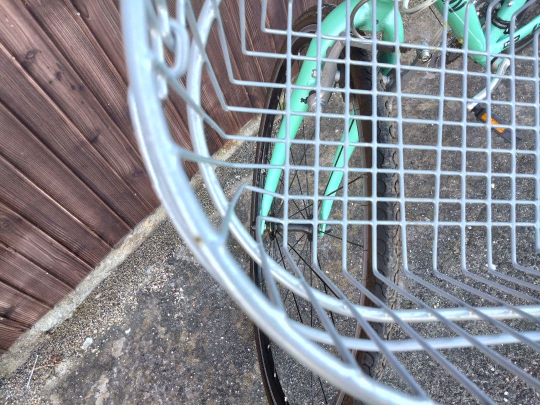 梱包発送たのメル便Giant ミントグリーン 自転車 本体 バスケット付き