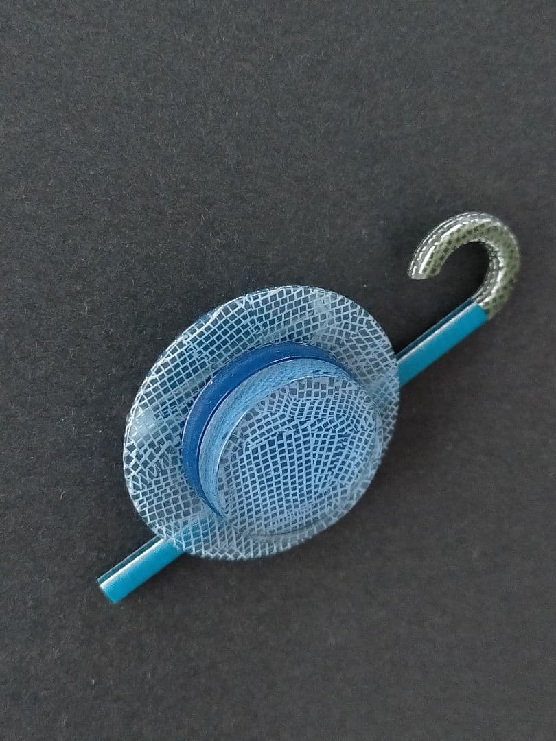 Lea Stein Paris リアスタン パリ　青い帽子とステッキのブローチ