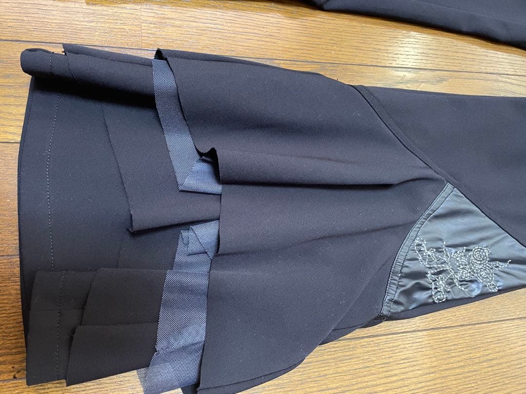 アルベロベロフレアパンツ 黒 刺繍付き